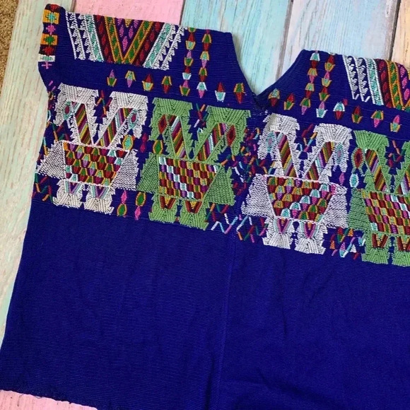 Beautiful Guatemalan huipil embroidered top - Picture 2 of 9